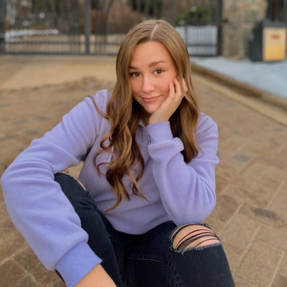 Meet your Posher, Hayley